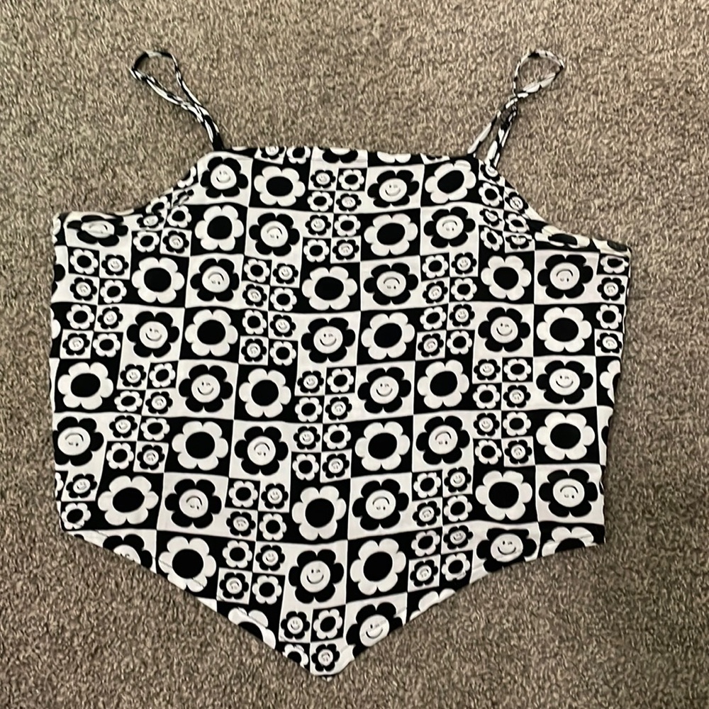 Patterned bandana like top